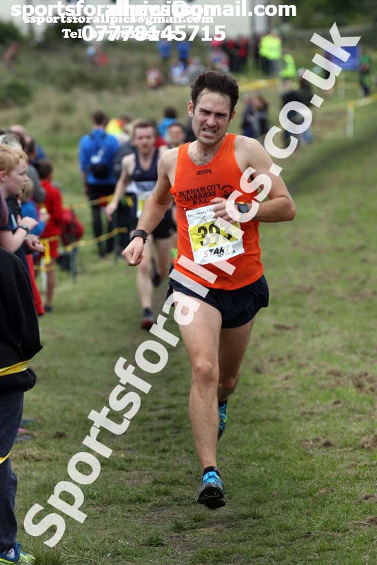 Senior mens Start Fitness North Eastern Harriers League, Wrekenton, Gateshead. Photo:  David T. Hewitson/Sports for All Pics